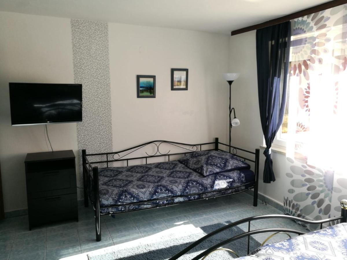 Ferienhaus Bozena Appartment 2 ヴルサル エクステリア 写真